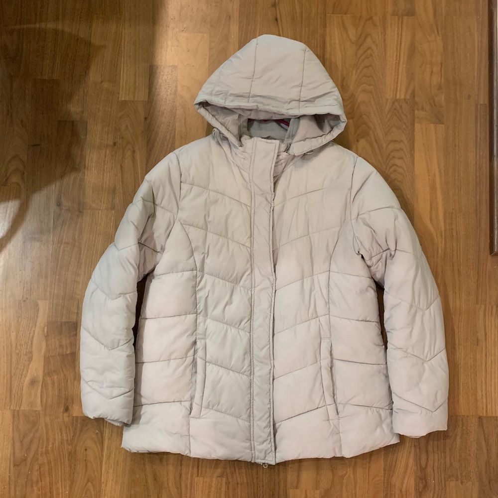 Faded Glory light gray maternity puffer, small